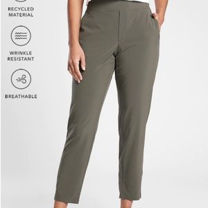 Athleta  Brooklyn Ankle Pants. Olive Green Size 8
